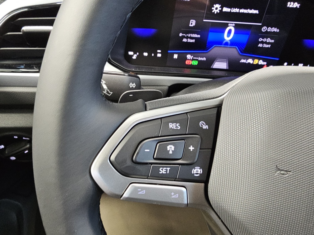 VW T-Roc  bei Hoffmann Automobile in Wolfsburg kaufen und sofort mitnehmen - Bild 19