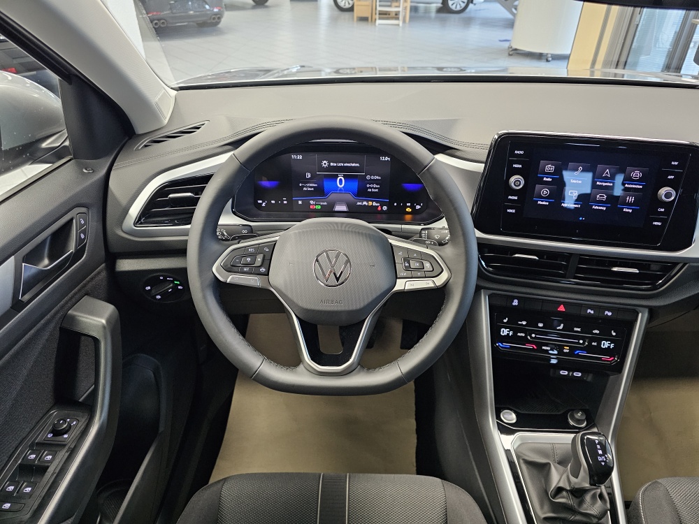VW T-Roc  bei Hoffmann Automobile in Wolfsburg kaufen und sofort mitnehmen - Bild 21