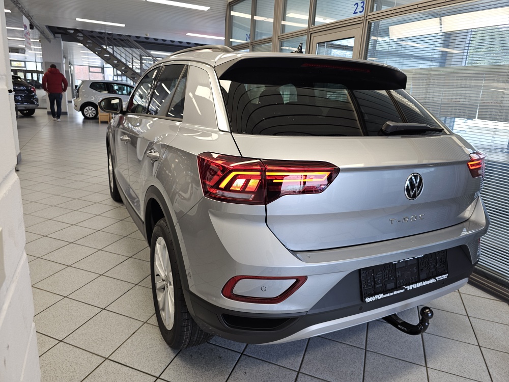 VW T-Roc  bei Hoffmann Automobile in Wolfsburg kaufen und sofort mitnehmen - Bild 4