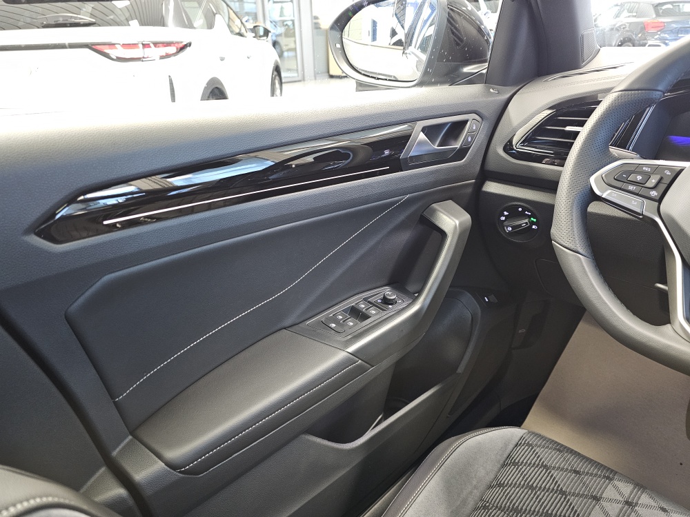 VW T-Roc  bei Hoffmann Automobile in Wolfsburg kaufen und sofort mitnehmen - Bild 23