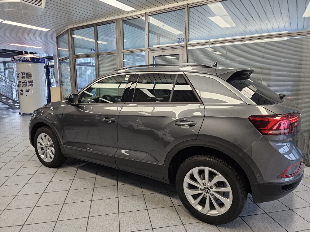 VW T-Roc  bei Hoffmann Automobile in Wolfsburg kaufen und sofort mitnehmen - Bild 23