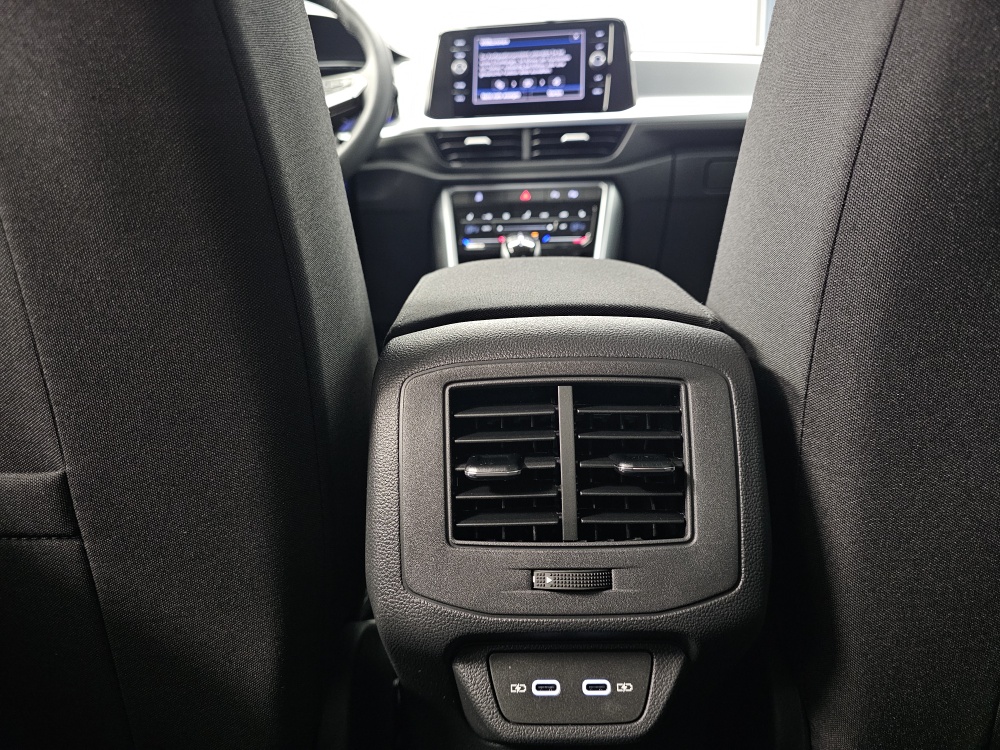 VW T-Roc  bei Hoffmann Automobile in Wolfsburg kaufen und sofort mitnehmen - Bild 5