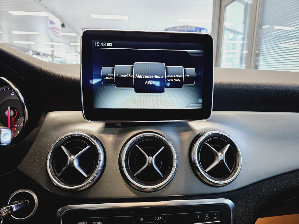 Mercedes-Benz CLA 200  bei Hoffmann Automobile in Wolfsburg kaufen und sofort mitnehmen - Bild 8