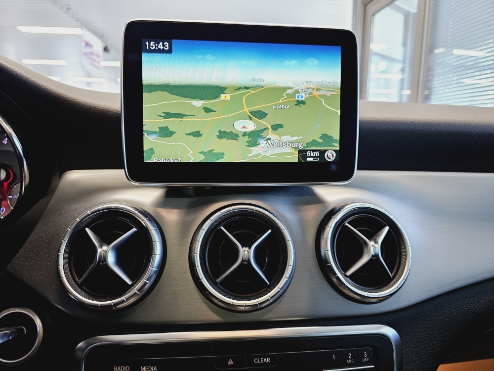 Mercedes-Benz CLA 200  bei Hoffmann Automobile in Wolfsburg kaufen und sofort mitnehmen - Bild 9