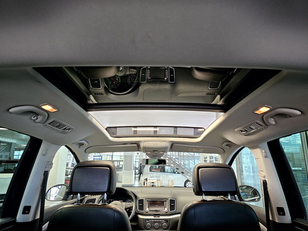 VW Sharan  bei Hoffmann Automobile in Wolfsburg kaufen und sofort mitnehmen - Bild 11