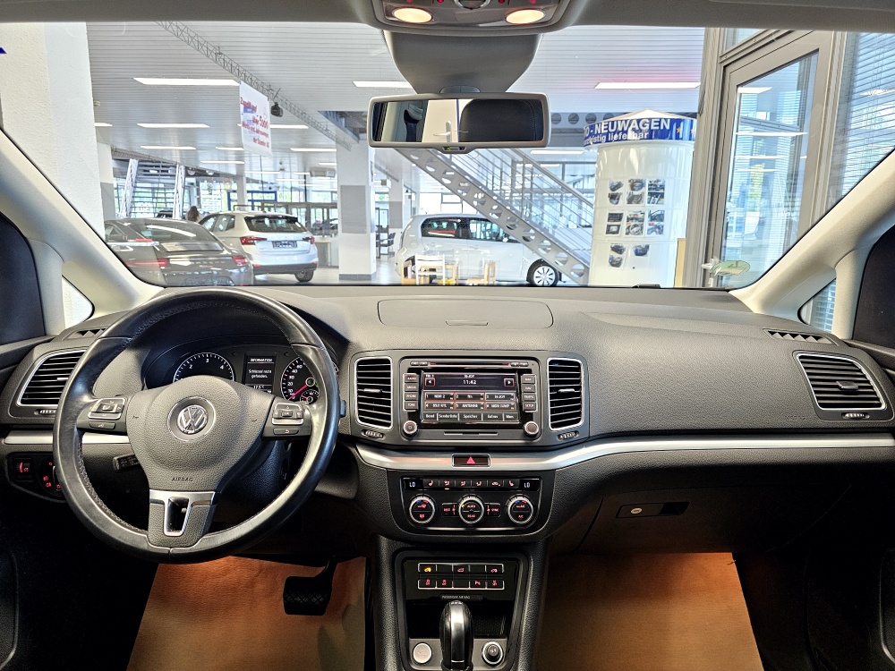 VW Sharan  bei Hoffmann Automobile in Wolfsburg kaufen und sofort mitnehmen - Bild 12