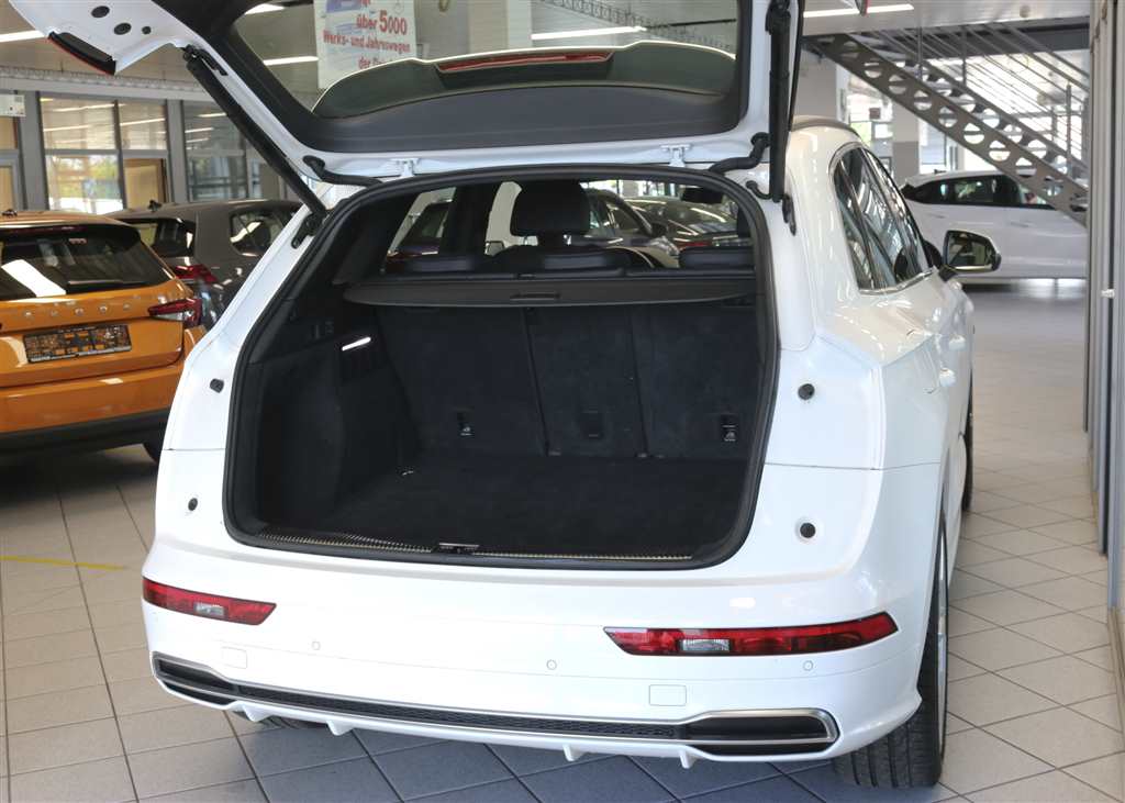 Audi Q5  bei Hoffmann Automobile in Wolfsburg kaufen und sofort mitnehmen - Bild 2
