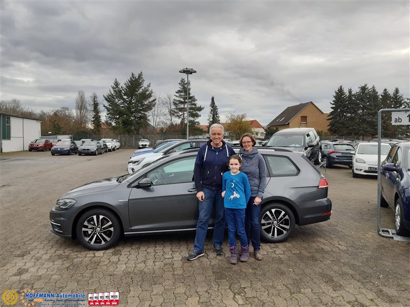 233 Bewertungen von unseren Kunden, die ein VW Golf Variant bei uns gekauft haben. 